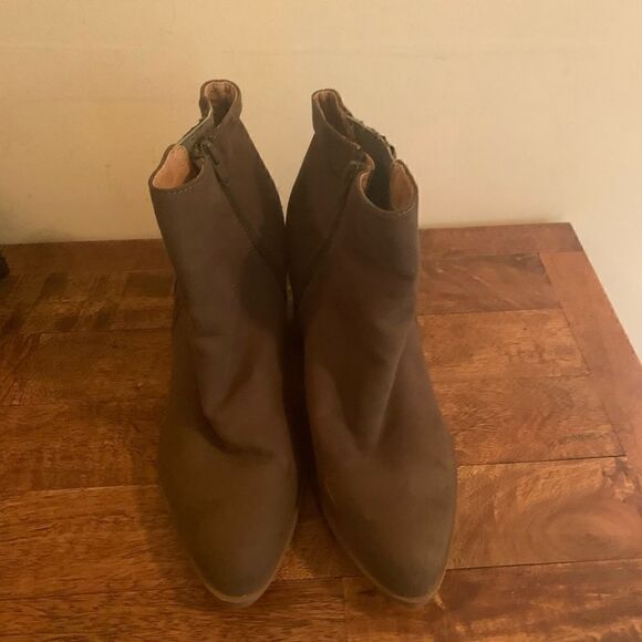 Just Fab Shannan Faux Suede Bootie size 10 - Picture 5 of 10